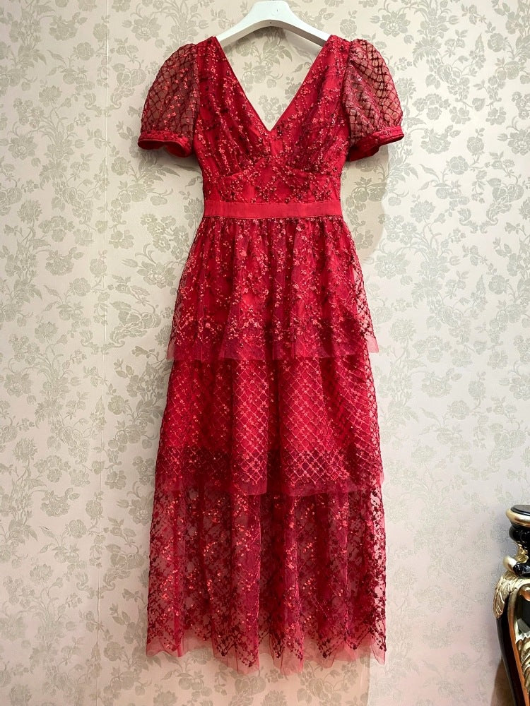 İşlemeli Altın Kırmızı Elbise