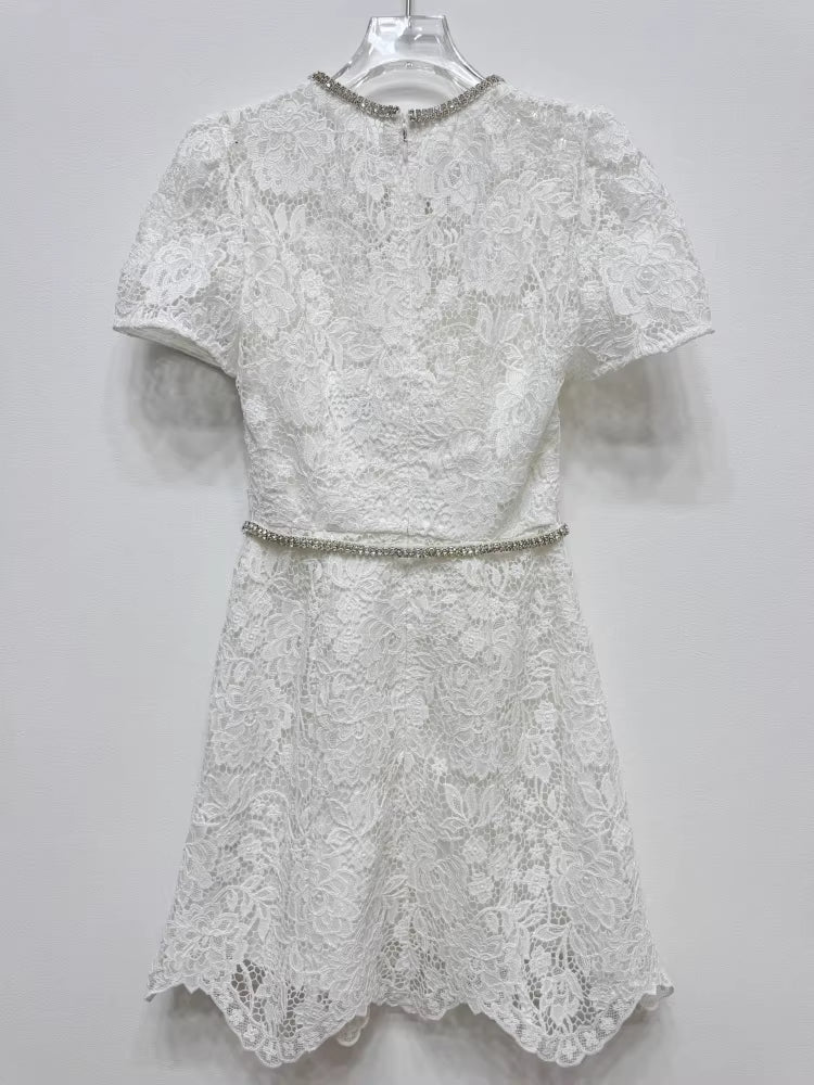 Dantel Süslemeli Beyaz Mini Elbise