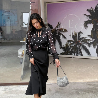 Dantel Süslemeli Siyah Üst