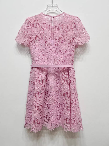 Dantel Süslemeli Pembe Mini Elbise