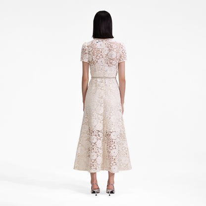 Krem Kordon Dantel Fiyonklu Midi Elbise