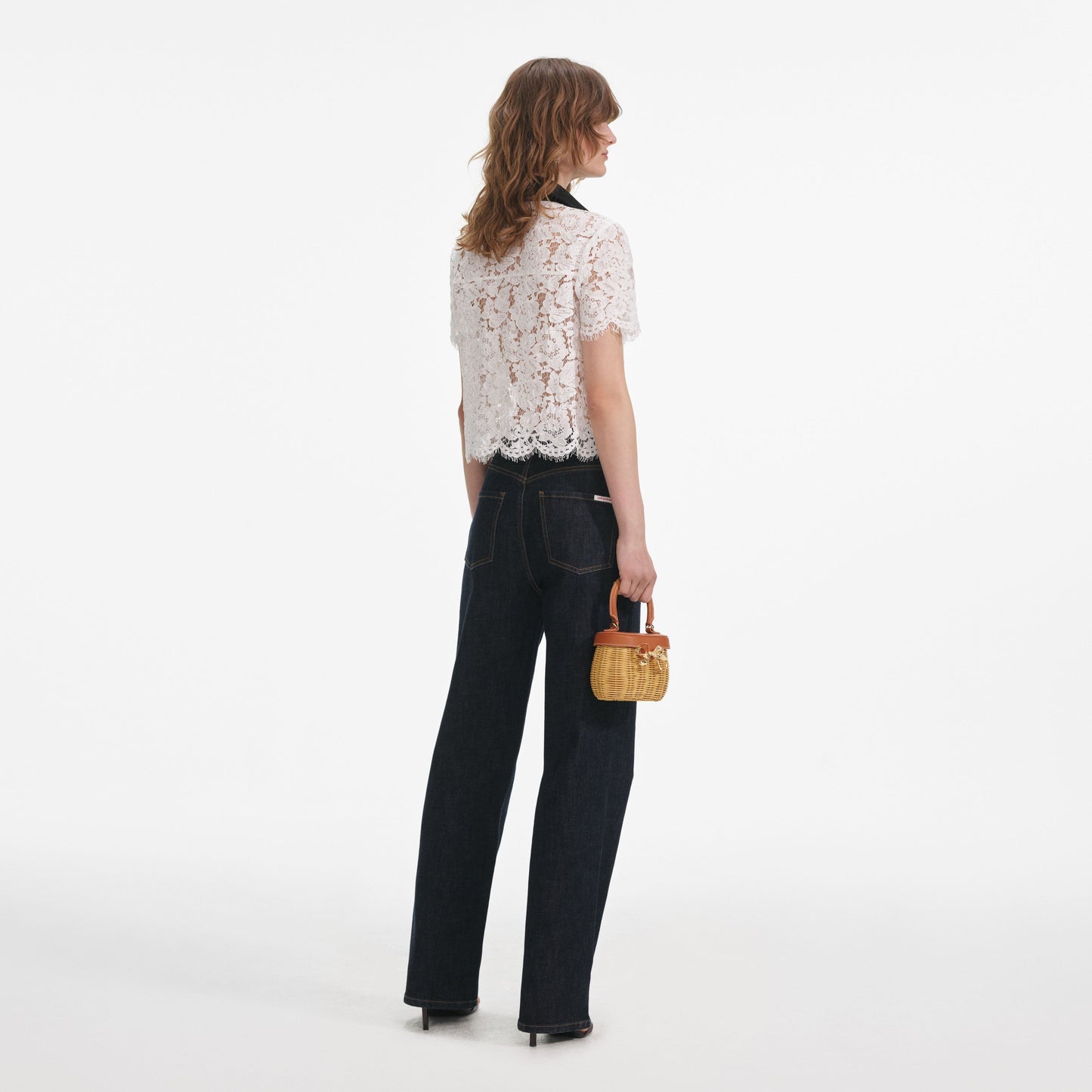 Beyaz Dantel Kontrast Yaka Üst