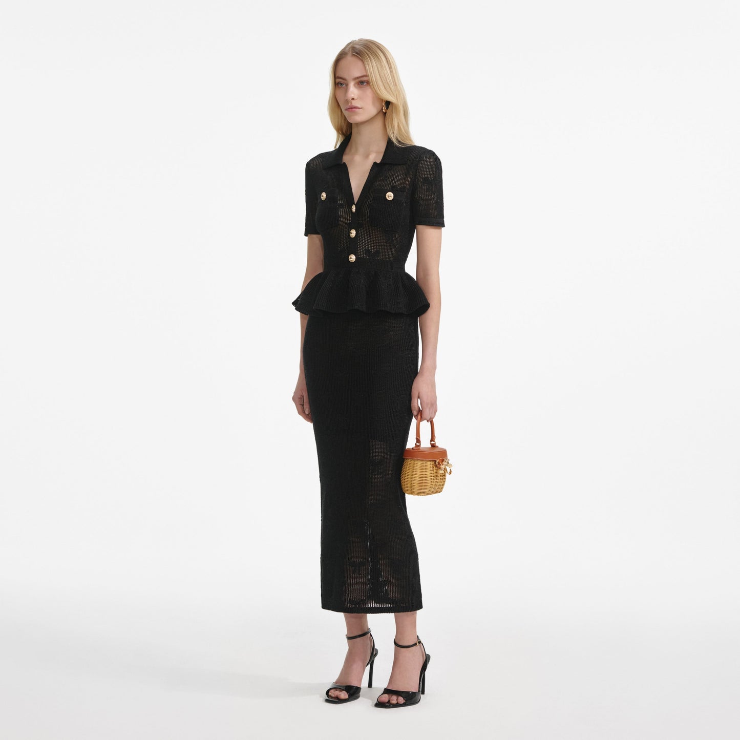 Siyah Fiyonklu Tığ İşi Midi Elbise