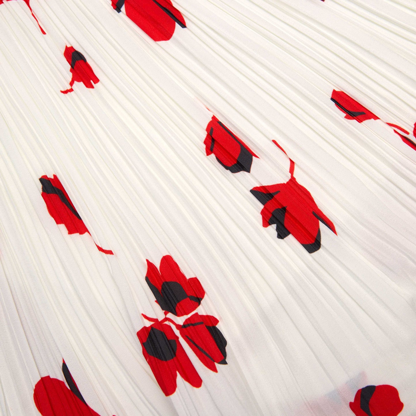 Beyaz Çiçekli Plisse Üst