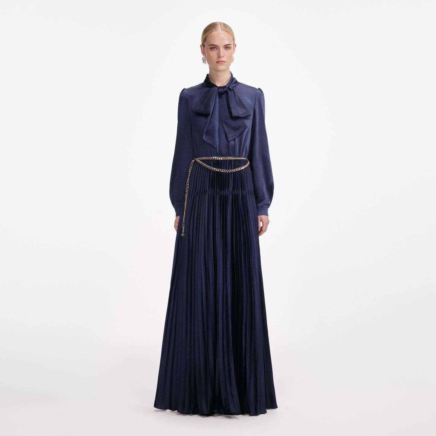 Lacivert Saten Bağcıklı Uzun Elbise