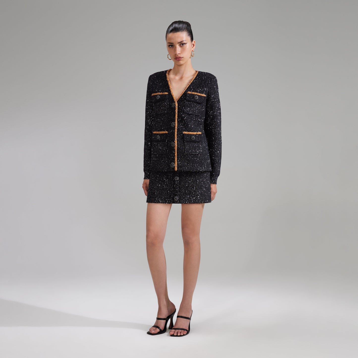 Siyah Pullu Örgü Hırka