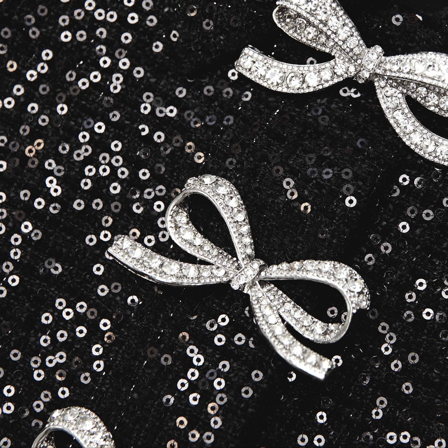 Siyah Buklet Fiyonklu Midi Elbise