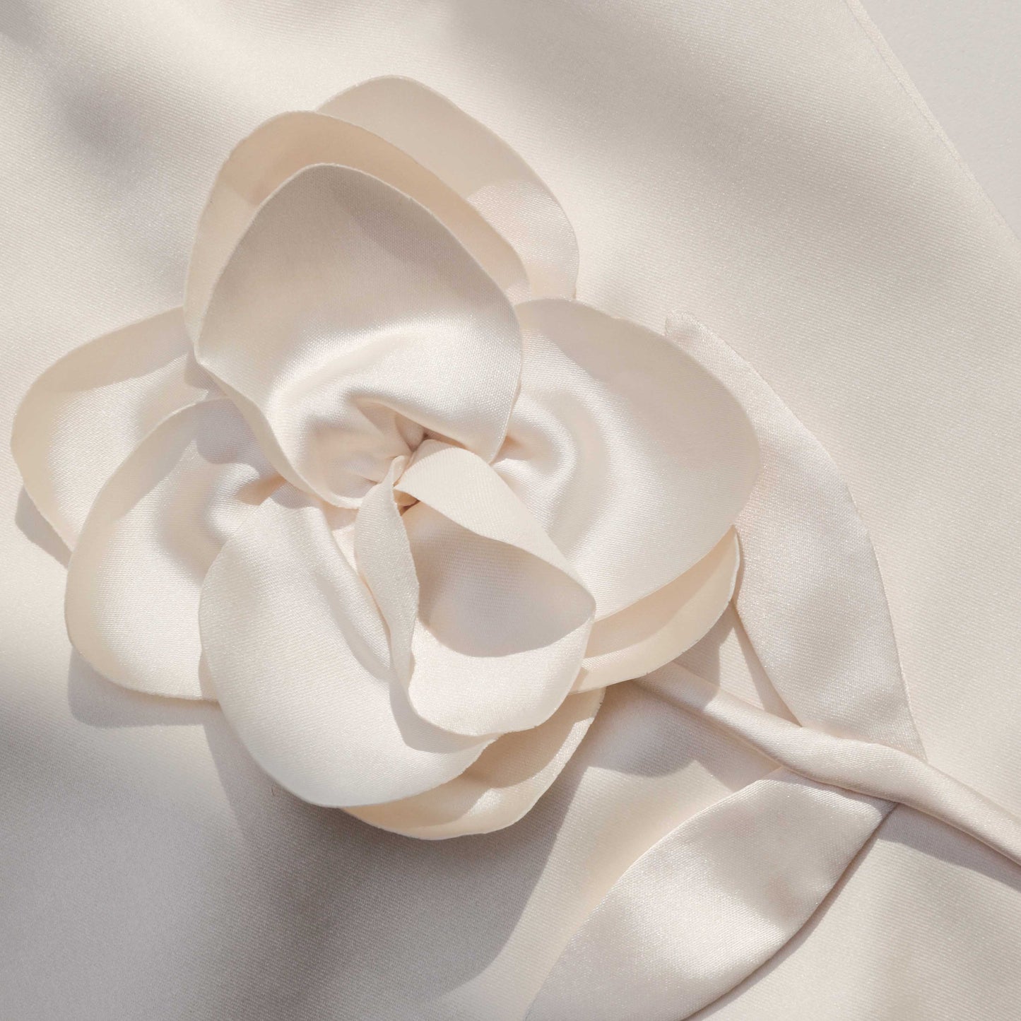 Krem 3D Çiçekli Saten Mini Elbise