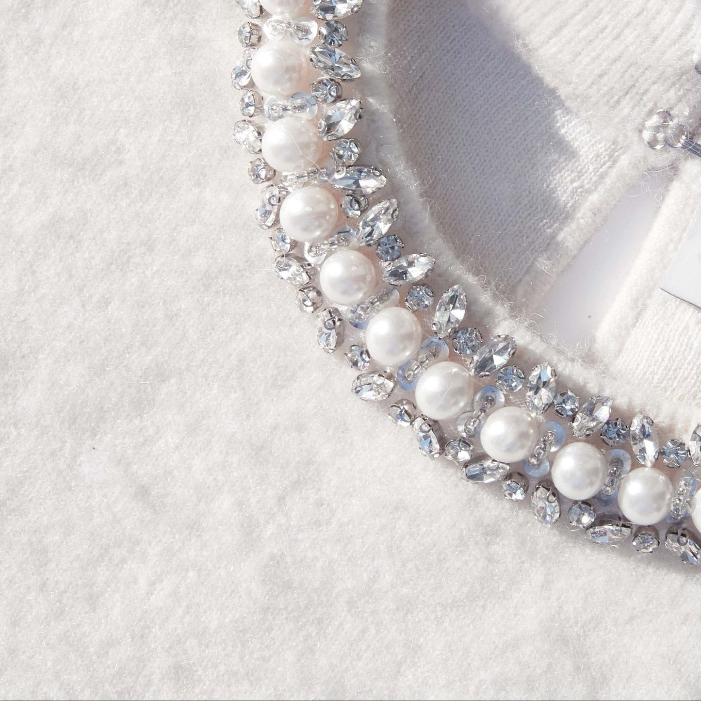 Krem Rengi Süslemeli Örgü Üst