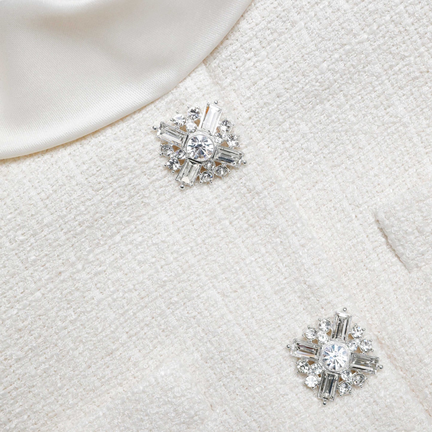 Krem Bukle Detaylı Midi Elbise