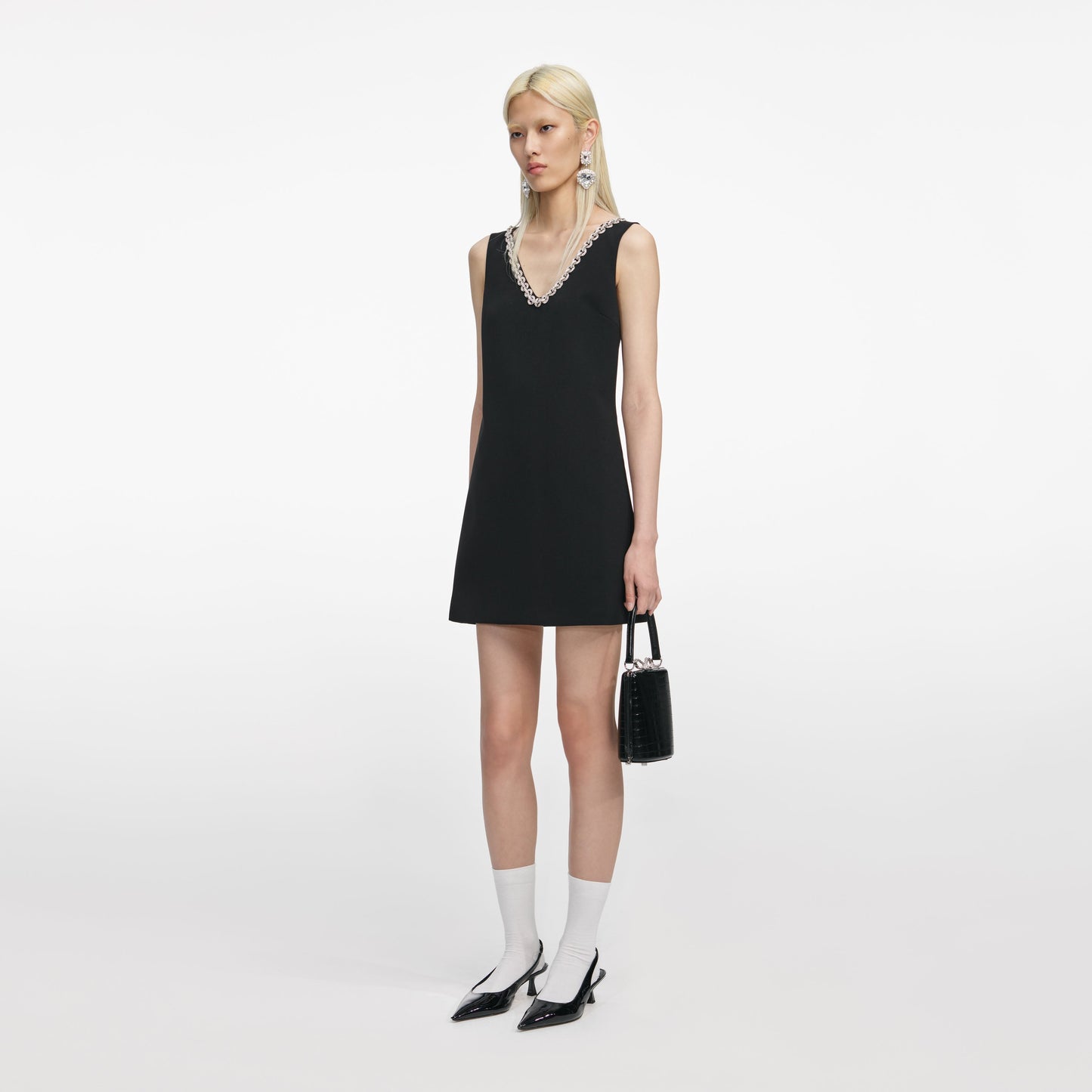 Siyah Krep Kristal Süslemeli Mini Elbise