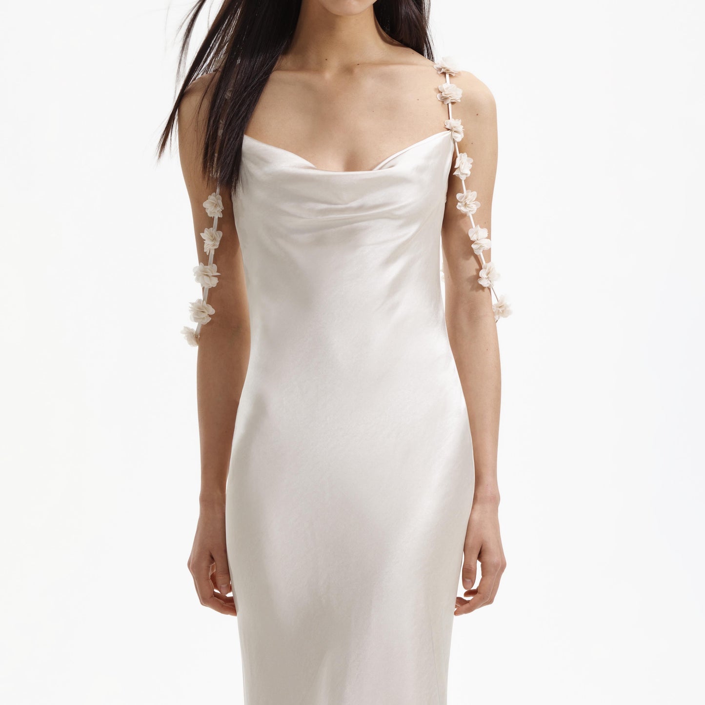 Şampanya Saten Çiçekli Uzun Elbise