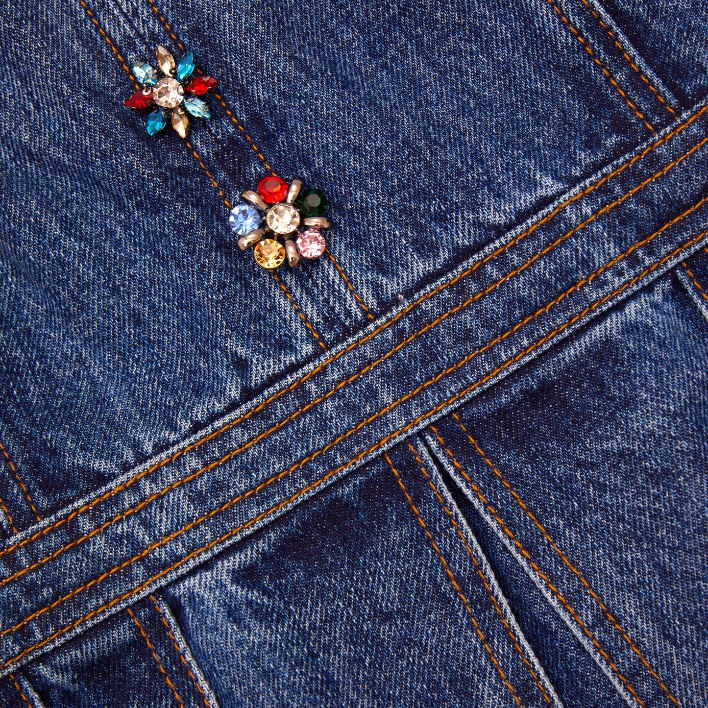 Kot İşlemeli Mini Elbise