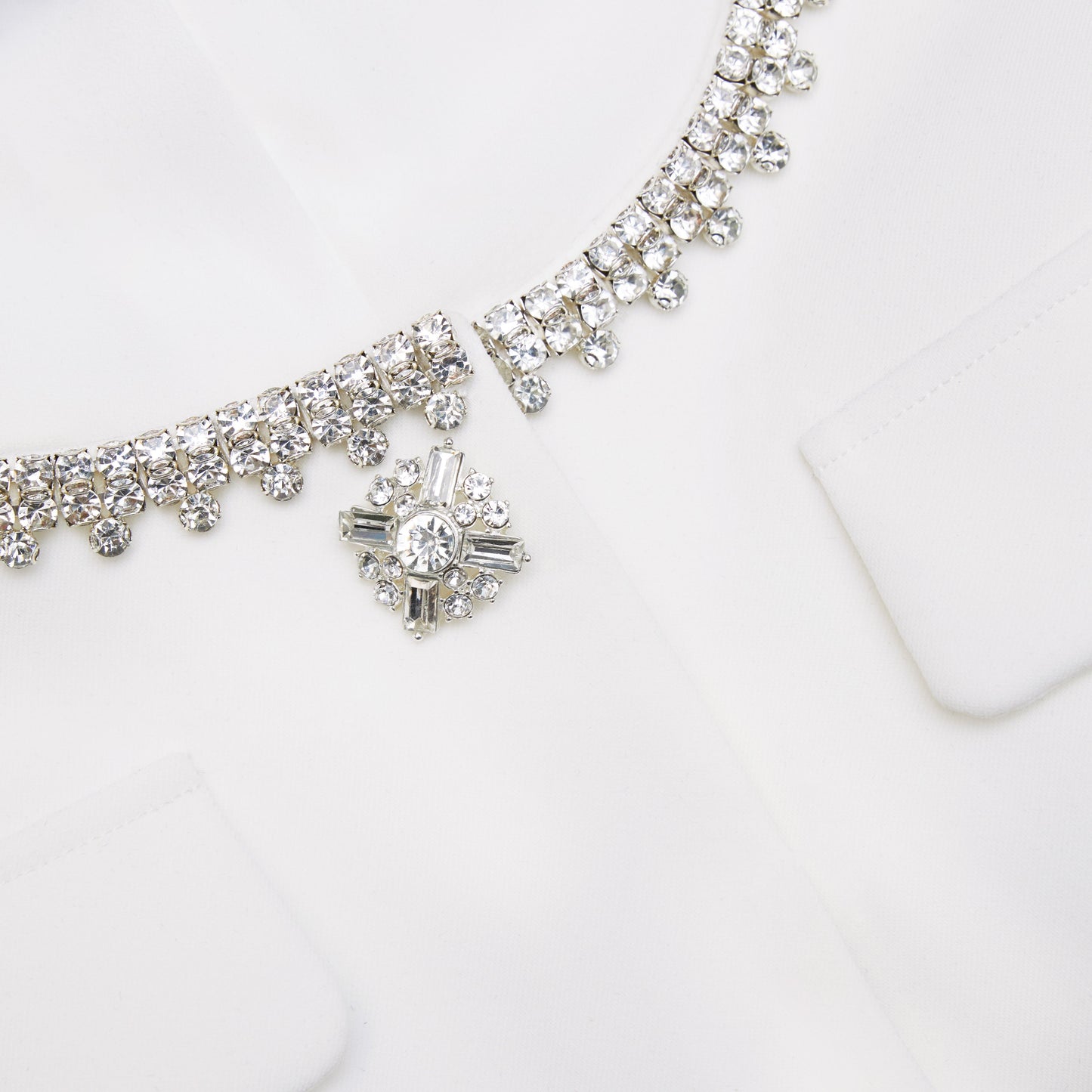 Beyaz Krep Pırlantalı Mini Elbise