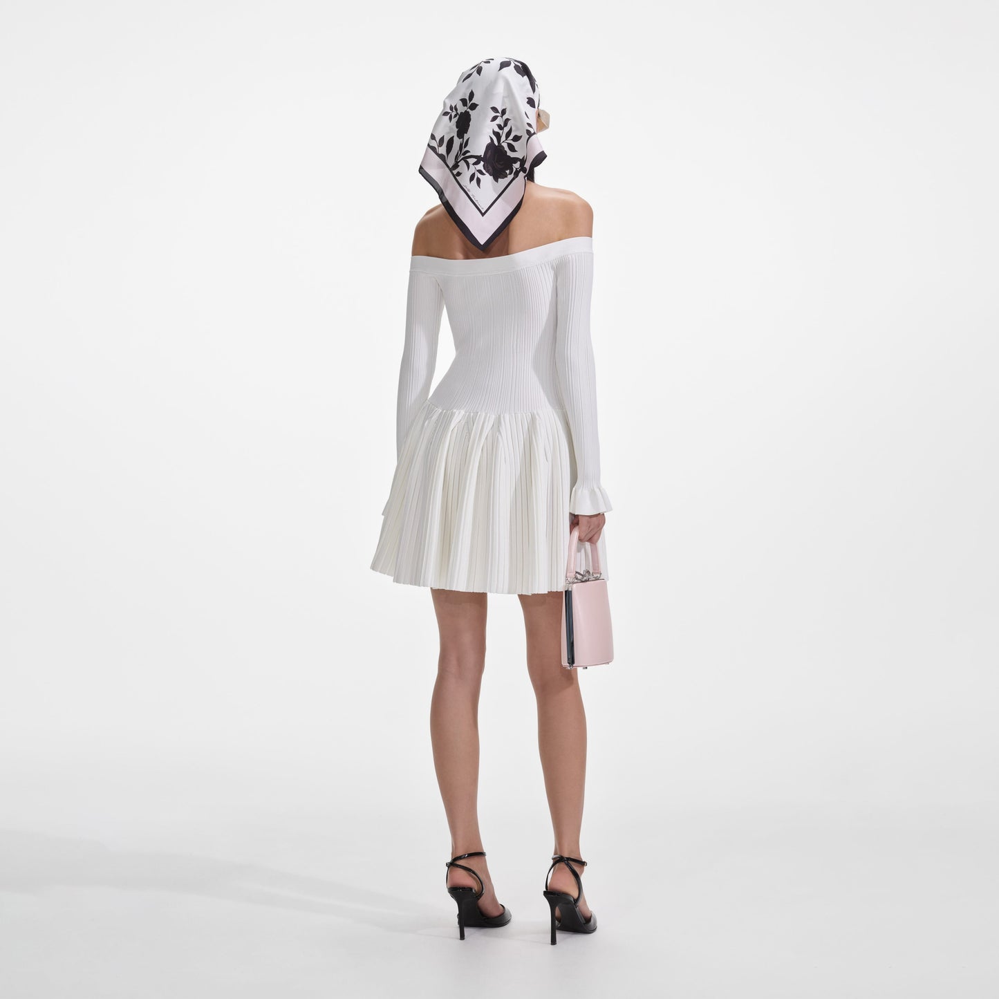 Beyaz Ribanalı Örme Mini Elbise