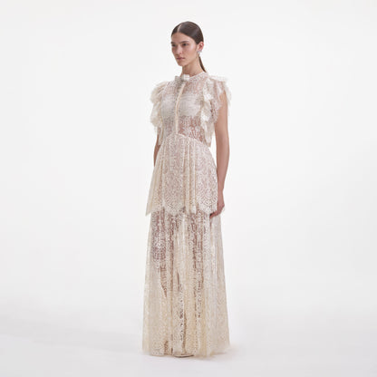 Beyaz Katmanlı Dantel Uzun Elbise