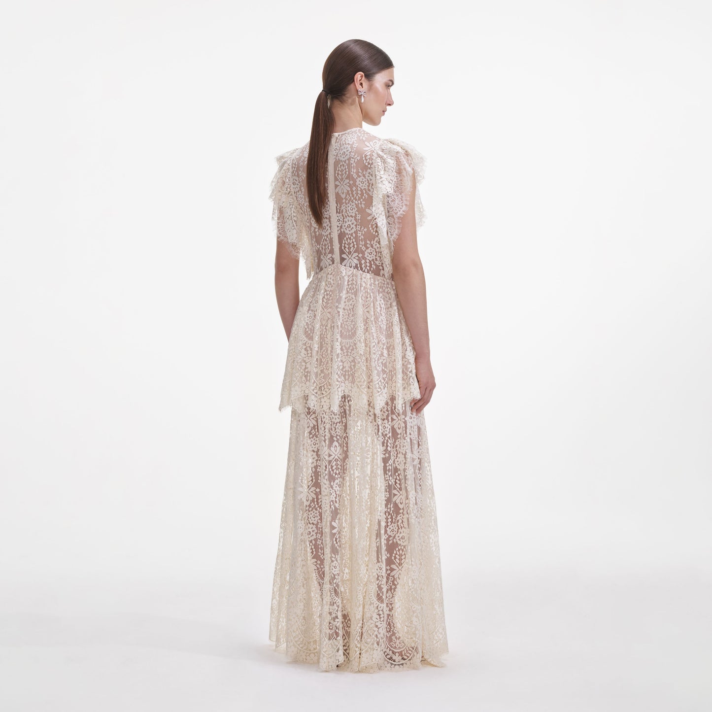 Beyaz Katmanlı Dantel Uzun Elbise