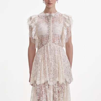 Beyaz Katmanlı Dantel Uzun Elbise