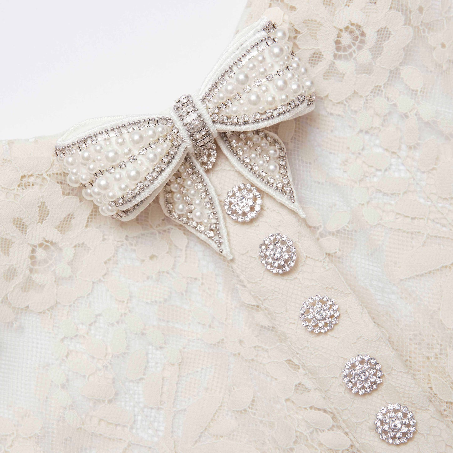 Beyaz Katmanlı Dantel Uzun Elbise