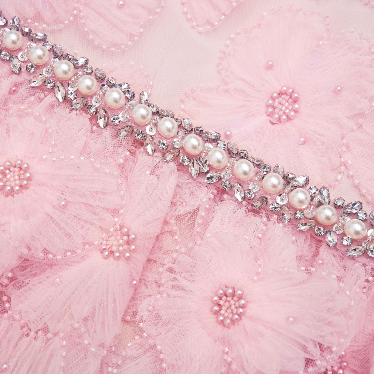 Pembe Süslemeli Tül Uzun Elbise