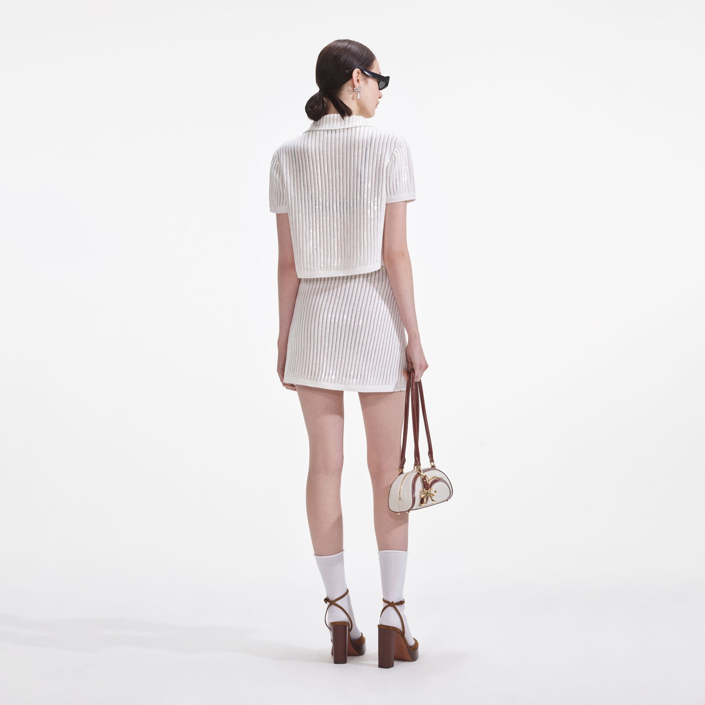 Beyaz Pullu Tığ İşi Üst