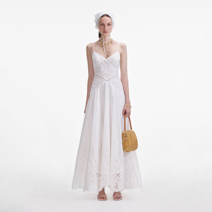 Beyaz Pamuklu İşlemeli Uzun Elbise