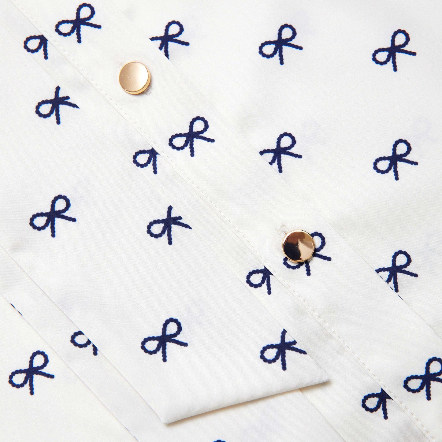 Krem Saten Fiyonk Baskılı Bluz