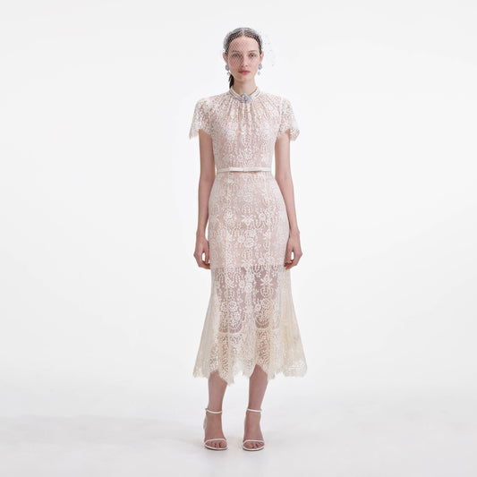 Beyaz Dantel Midi Elbise