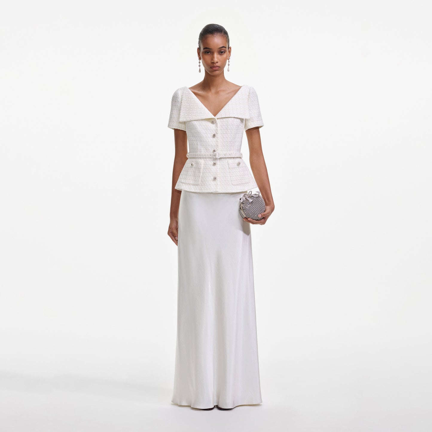 Krem Bukle Detaylı Uzun Elbise