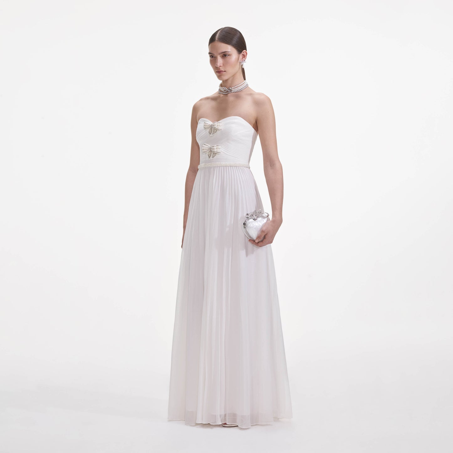 Beyaz Şifon Fiyonklu Uzun Elbise