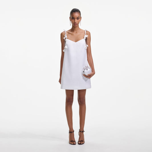 Beyaz Saten Çiçekli Mini Elbise