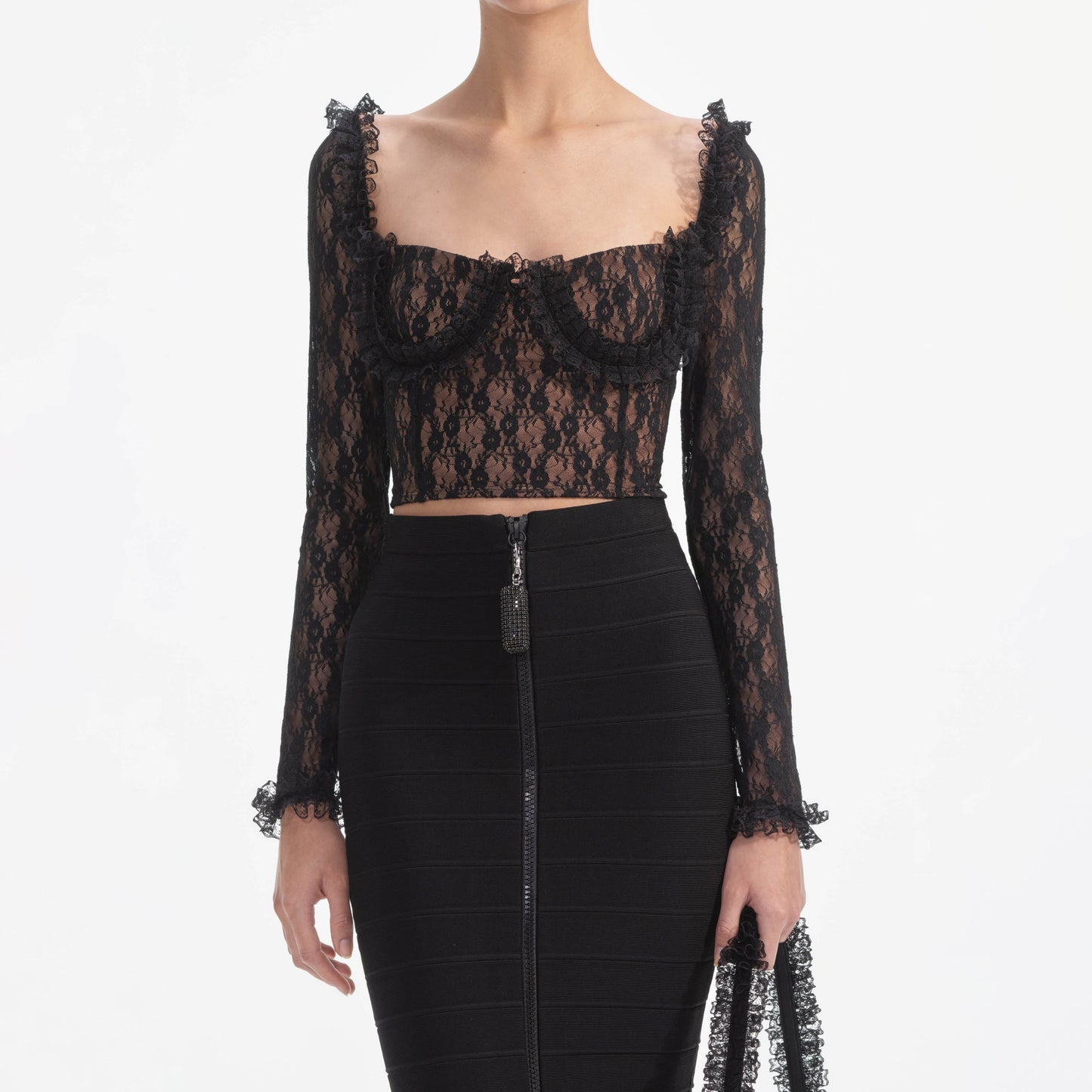 Siyah Dantel Volanlı Üst