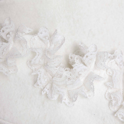 Beyaz Kesik Dantel Detaylı Hırka